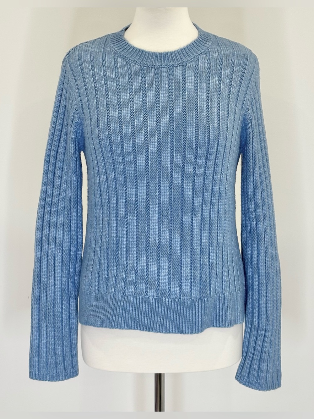 Max Studio blue ribbed knit sweater